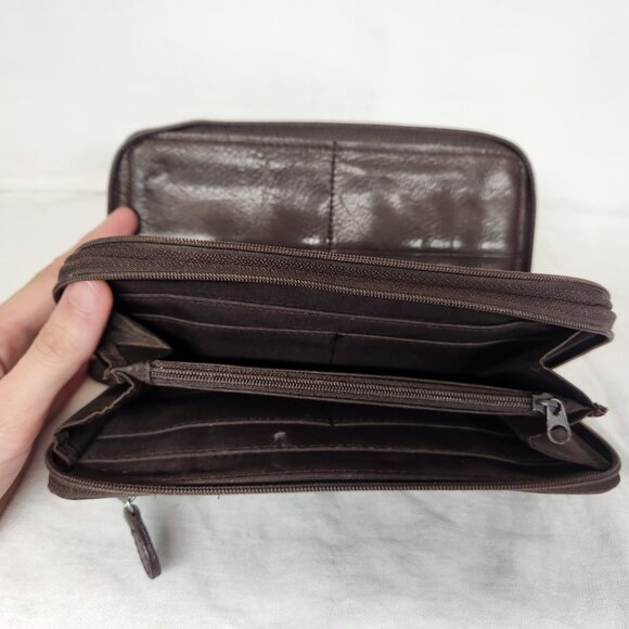Wilsons Leather Pelle Studio Brown Zip Around Wallet  Vintage - Picture 5 of 10